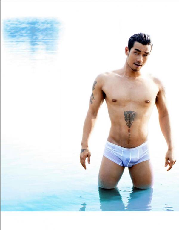 MAN-OMG-3---Guy-On-Hot-Street